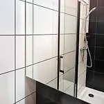 Cybulskiego 11 - - Rooms, 24h Self Check-in Apartment