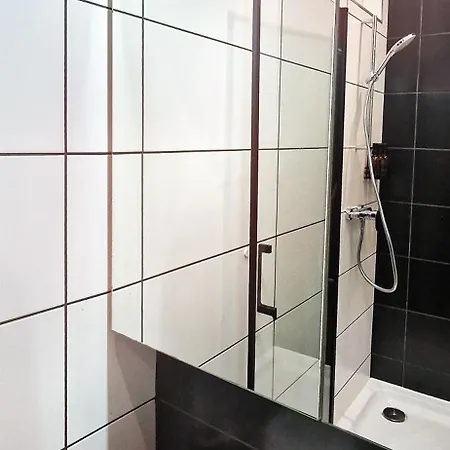 Cybulskiego 11 - - Rooms, 24h Self Check-in شقة